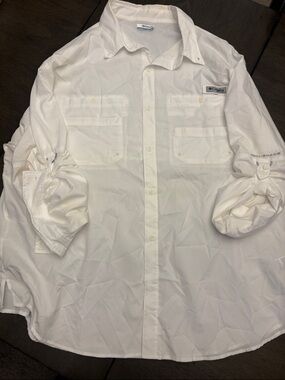 Columbia Men’s White Long-Sleeve Omni-Shade Button-Down Shirt